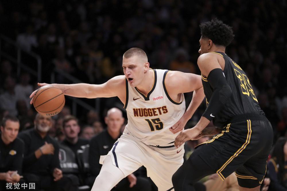 和强有力的 和强有力的