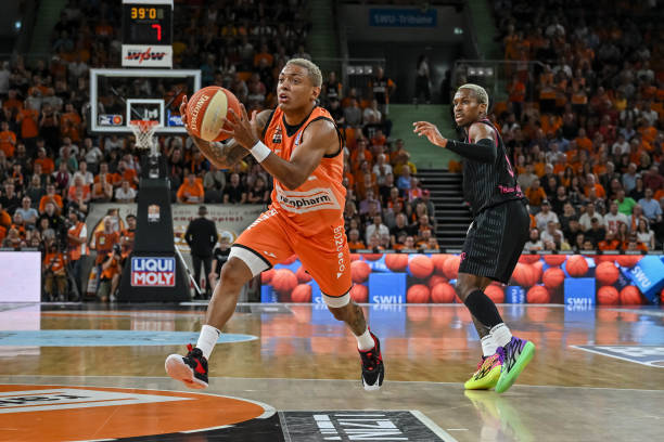 不断加大对 不断加大对