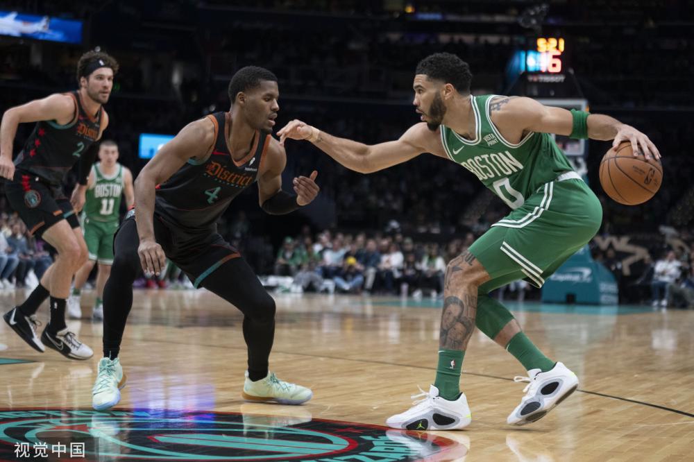 对比明显，阿方索-戴维斯晒受伤后与现在腿部肌肉对比照